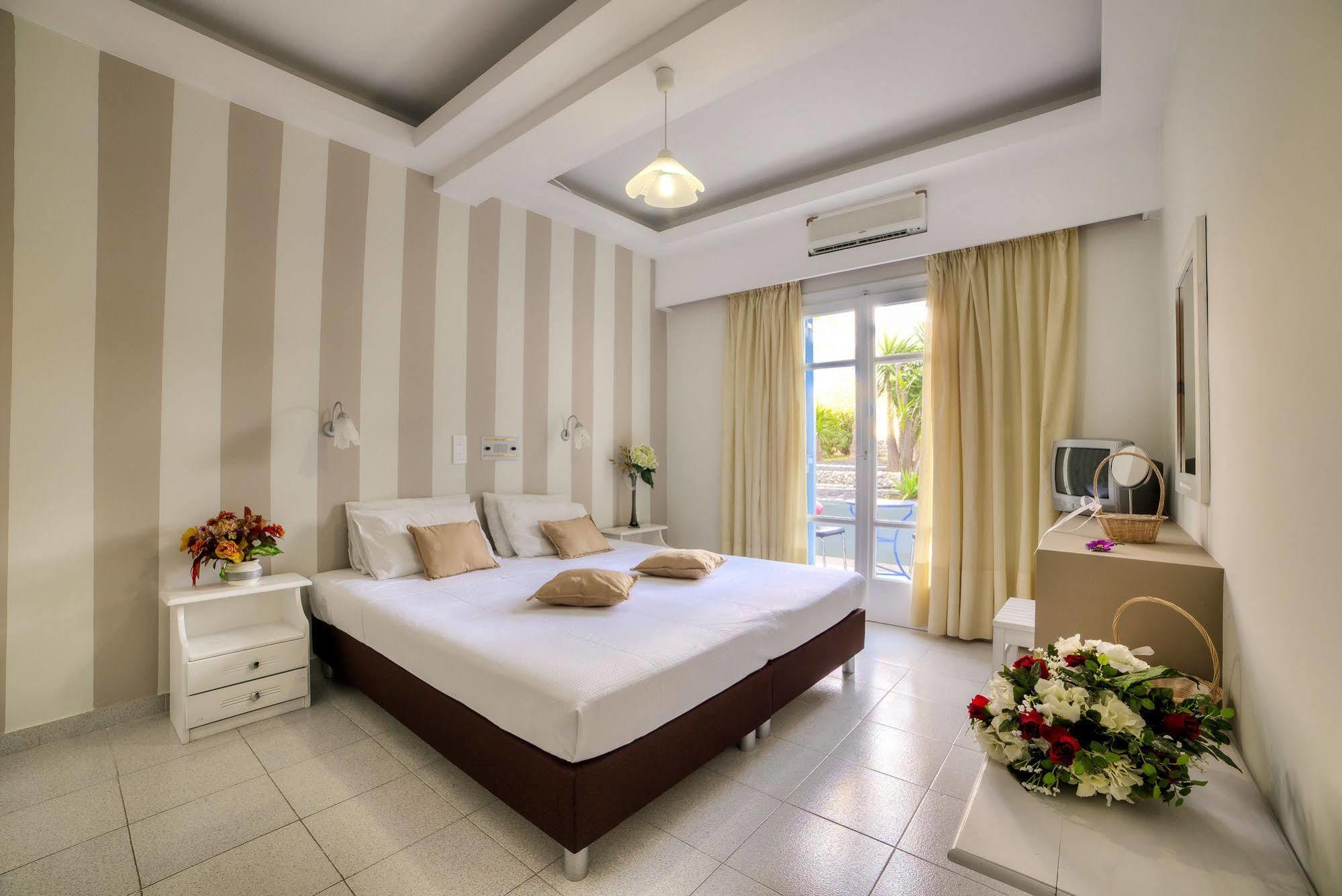 Pantheon Hotel Agios Georgios  Exterior foto