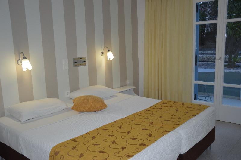 Pantheon Hotel Agios Georgios  Exterior foto